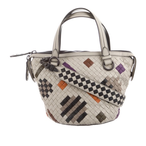 Bottega Veneta Leather Crossbody Bag - Picture 4 of 15